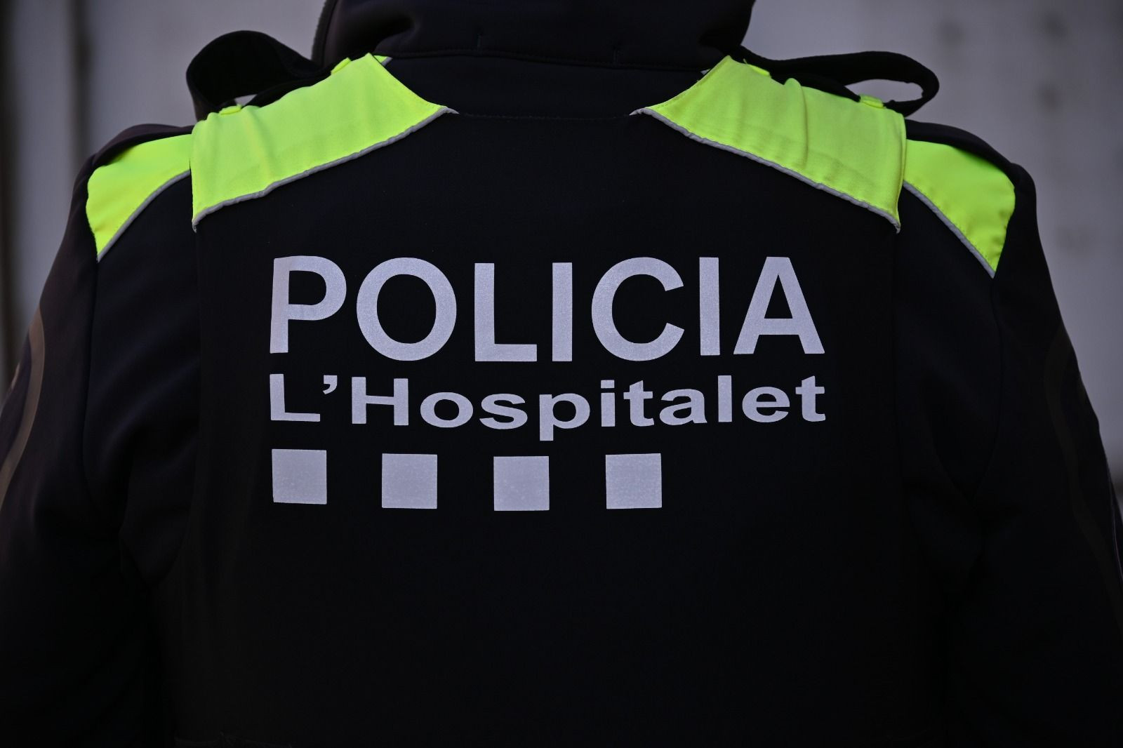 Un agente de la Guardia Urbana de L'Hospitalet de Llobregat / TWITTER