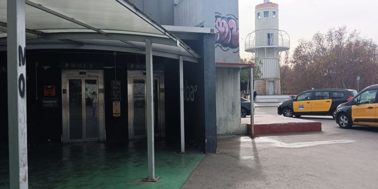 El exterior del parking de Saba de la estación de Sants / MA