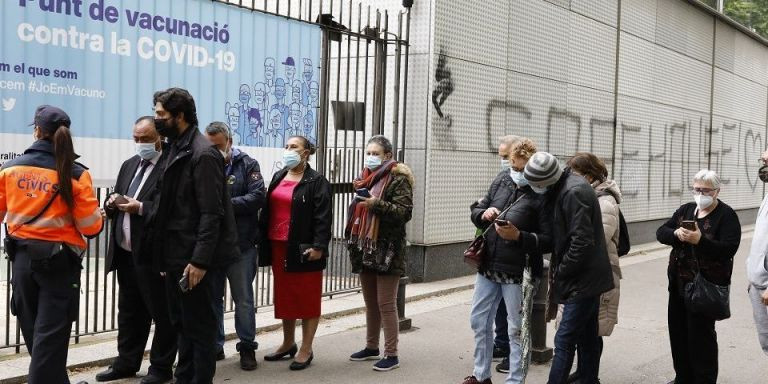 Exterior del recinto para la vacunación masiva en Fira de Barcelona / @BCN_SantsMont