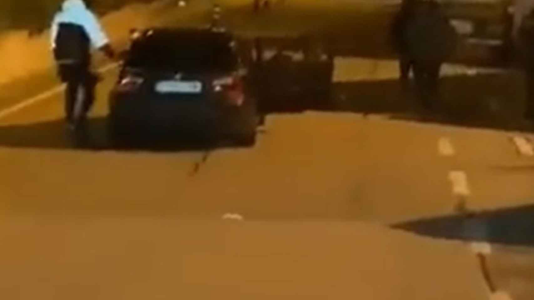 Unos ladrones asaltan a los camiones en una área de servicio cerca de Barcelona / TIKTOK VIQUIPAKY