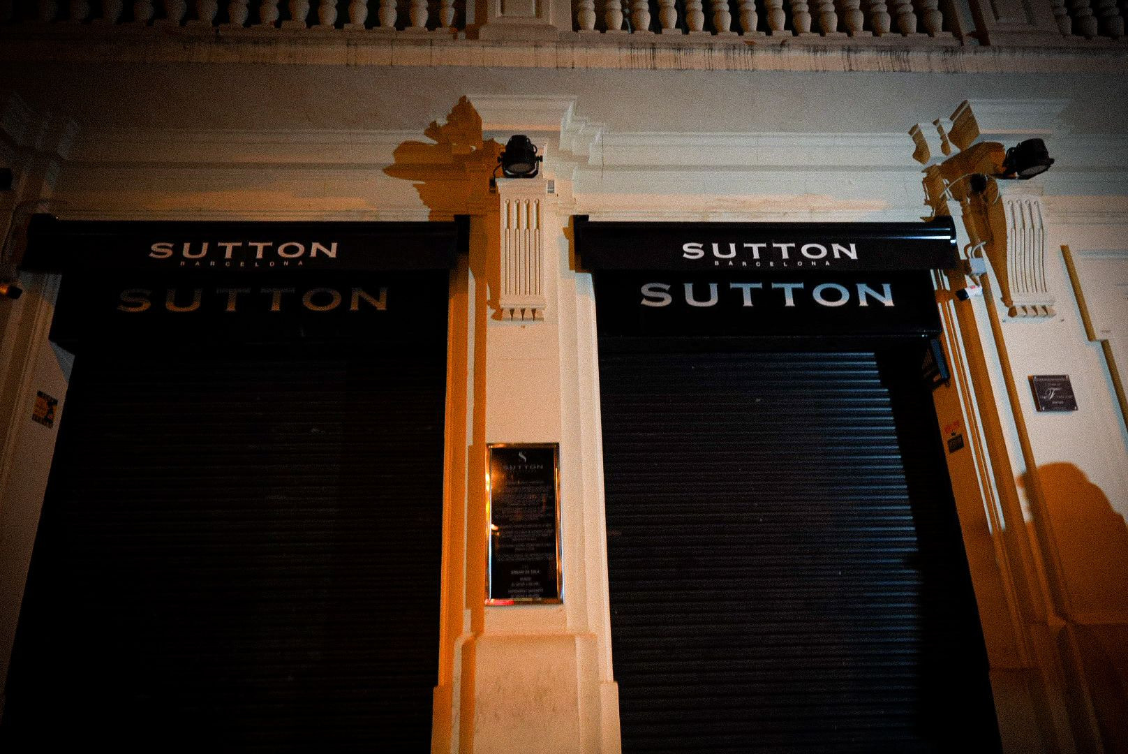 Exterior de la discoteca Sutton, donde tuvo lugar la presunta violación de Dani Alves / LUIS MIGUEL AÑÓN