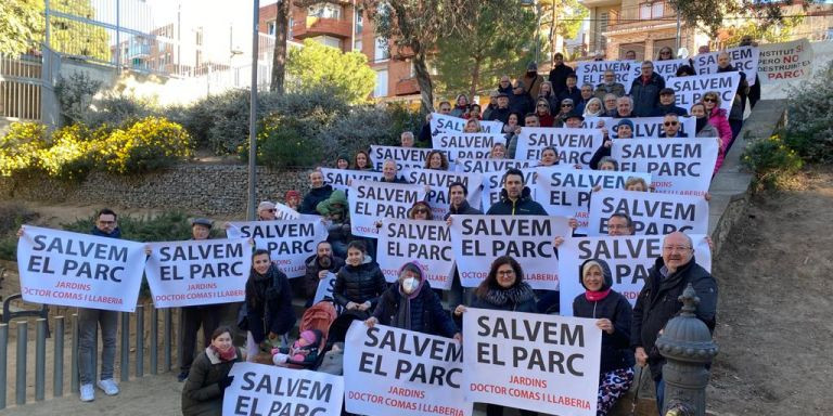 Protesta vecinal para salvar los jardines / AVV VALLCARCA-BARÓ DE LA BARRE