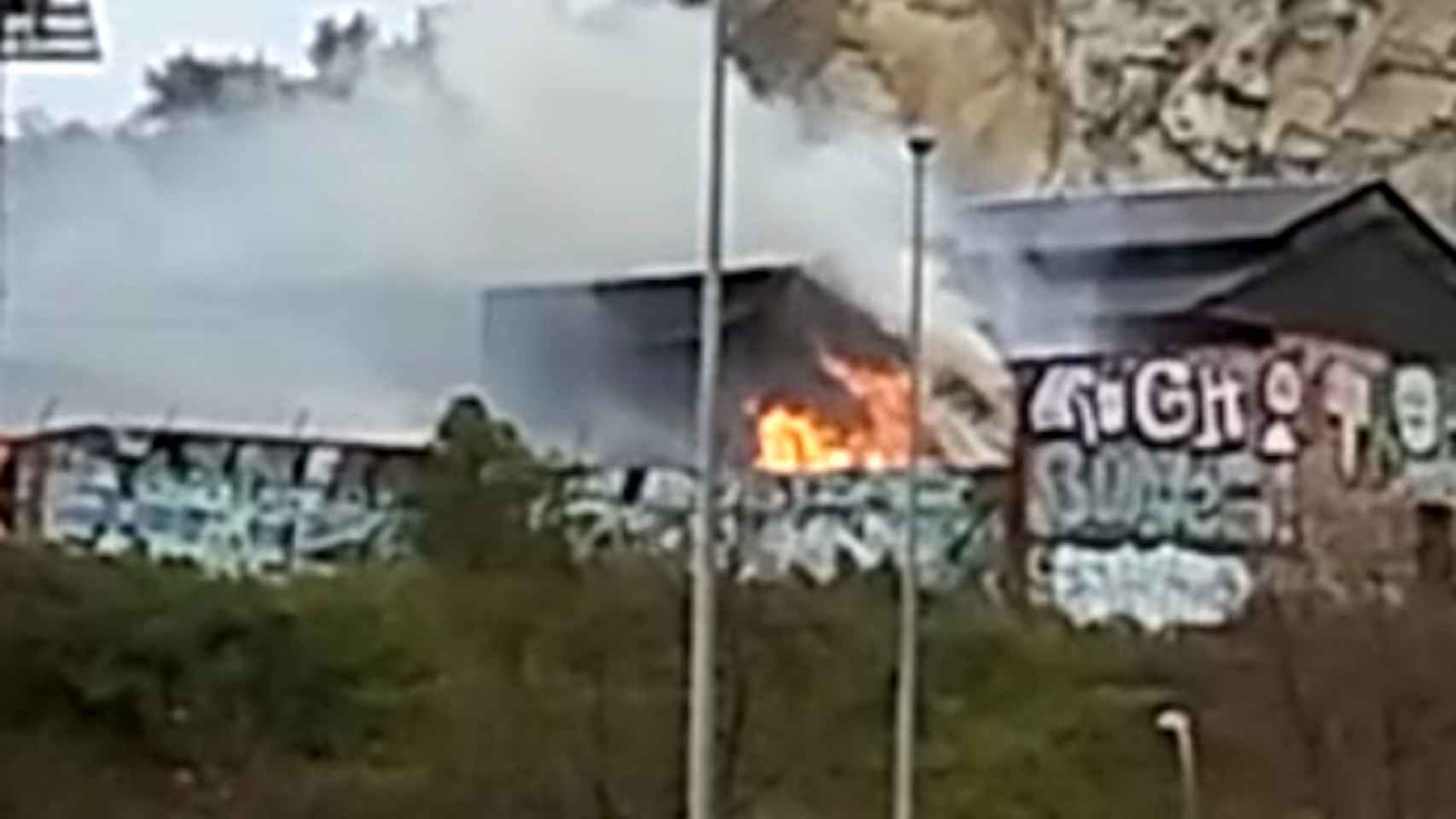 Incendio en una nave abandonada de Montgat / CEDIDA