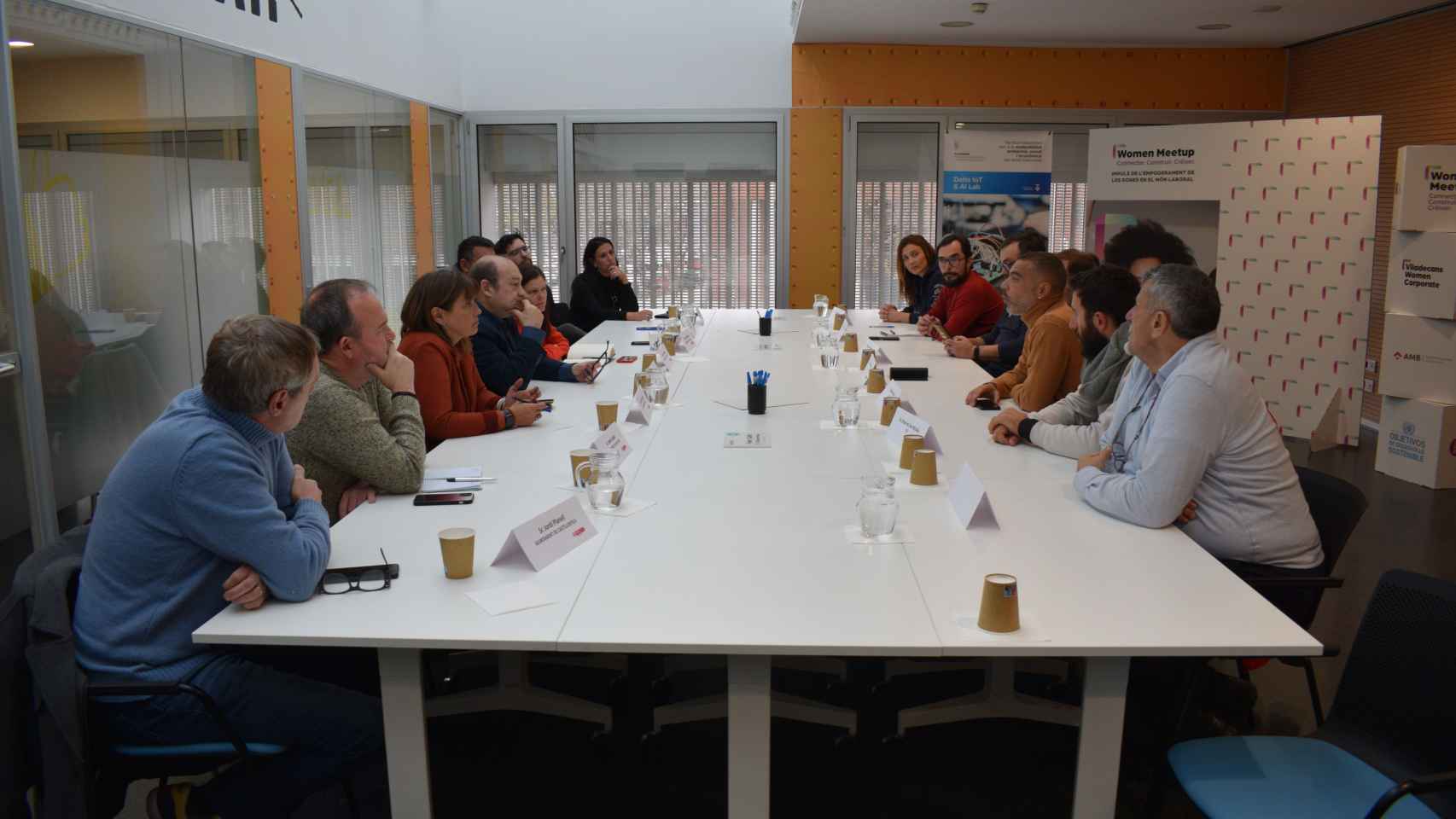 Ayuntamientos y trabajadores de Avanza en la mesa de seguimiento / CEDIDA