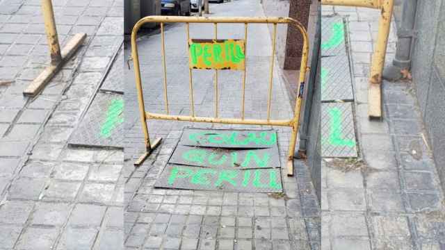 Pintadas dirigidas a Colau en la calle de Villar / CEDIDA