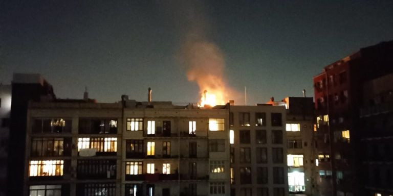 Gran incendio del restaurante Carnal / TWITTER SOS ENRIC GRANADOS