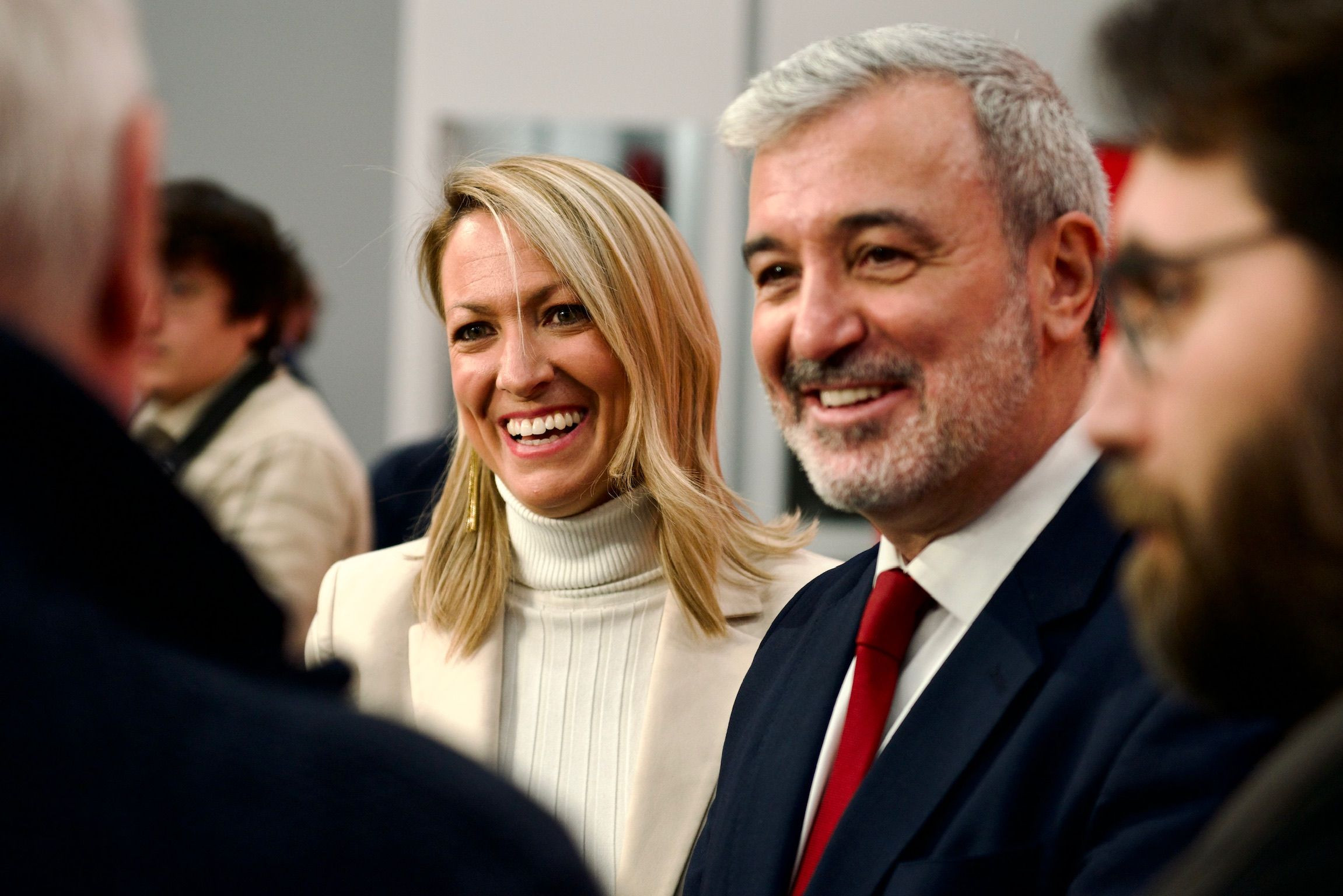 La delegada del Gobierno y número dos en la lista del PSC, Maria Eugènia Gay, junto a Jaume Collboni / PSC