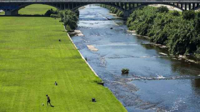 El río Besòs a su paso por Santa Coloma / ARCHIVO