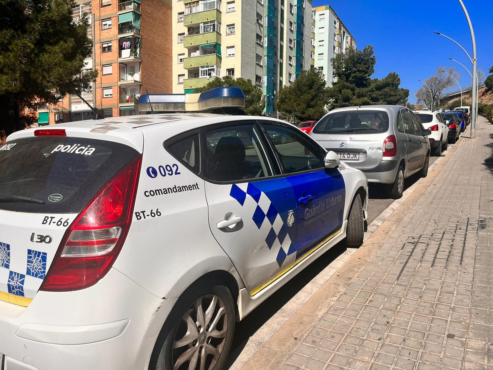 Un coche de la Guardia Urbana de Badalona / AV -METRÓPOLI
