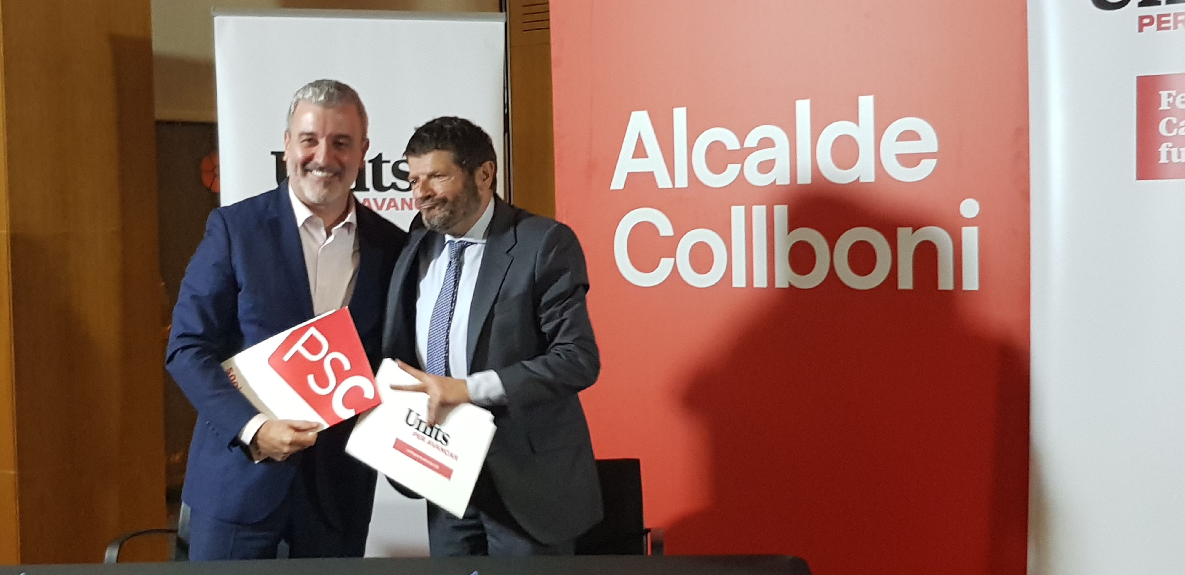 Jaume Collboni y Albert Batlle, tras suscribir el acuerdo entre el PSC y Units per Avançar / PSC