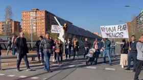 Vecinos de Sant Martí se manifiestan contra Colau por la eliminación de plazas de aparcamiento / CEDIDA