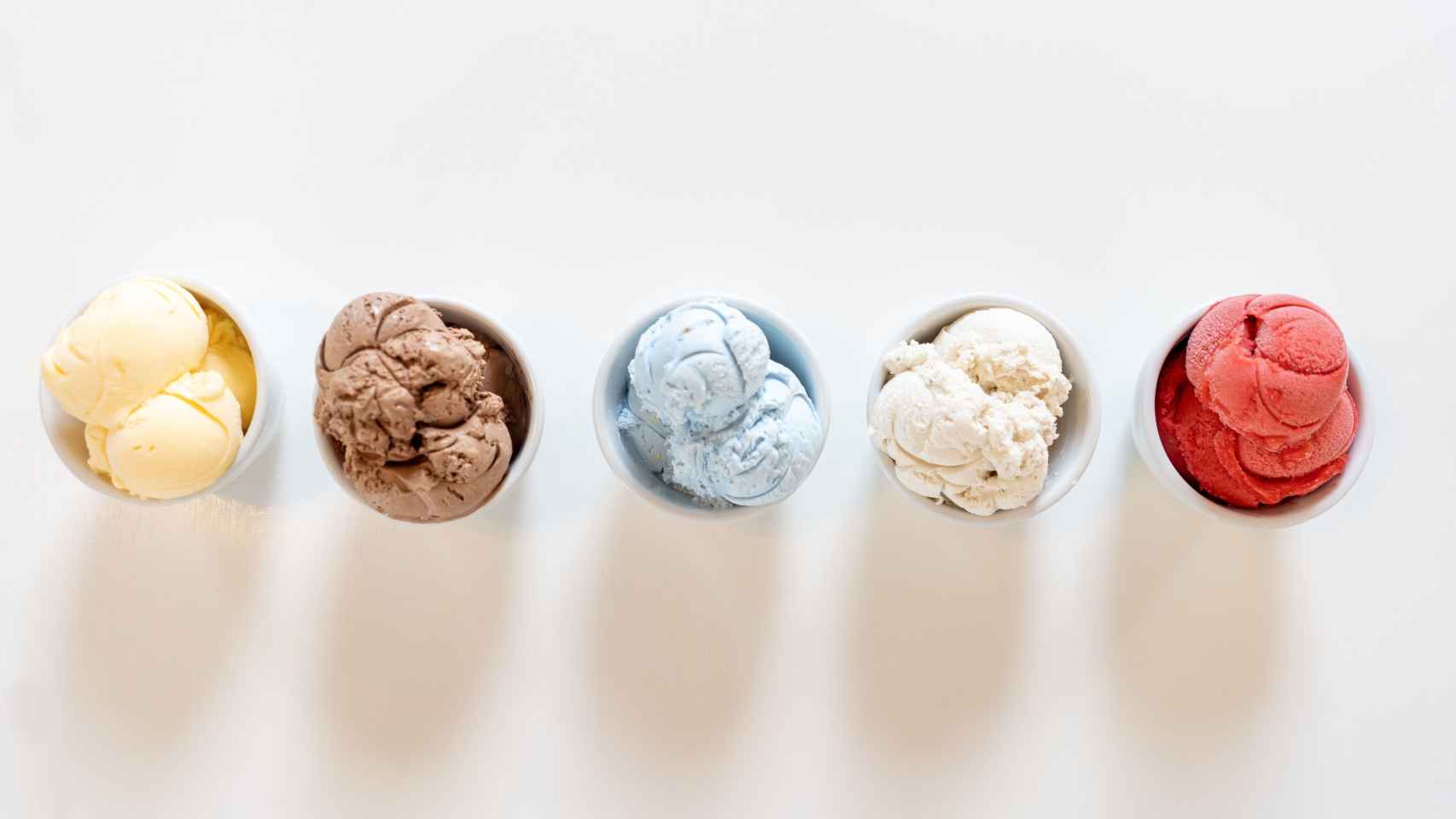 Tarrinas de helado de diferentes sabores / UNSPLASH