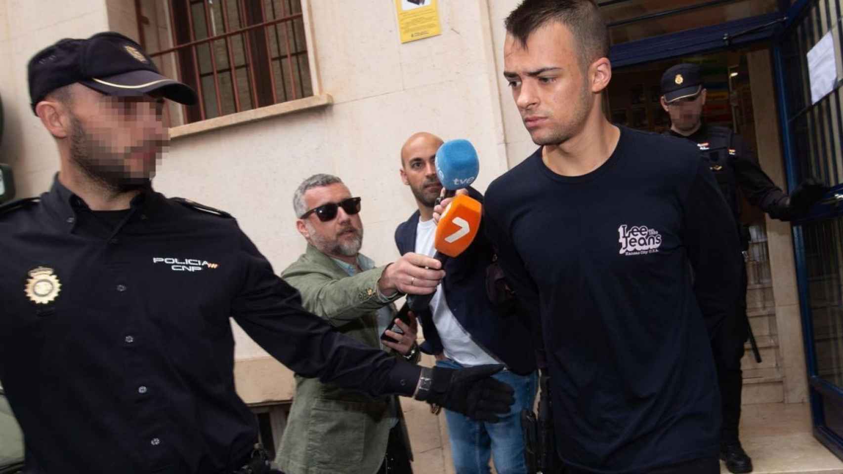 Llegada del tirador de Canovelles a los juzgados de Murcia / EFE
