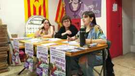 Teresa Prados, en el centro, con miembros del Sindicat d'Estudiants / LLIURES I COMBATIVES