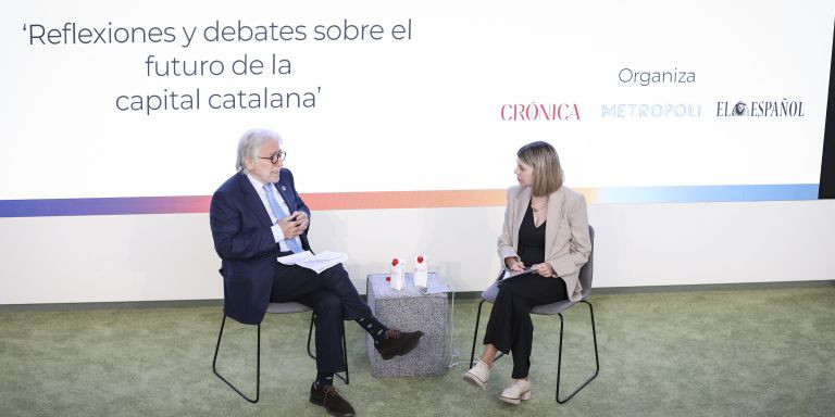 El presidente de Foment, Sánchez Llibre, junto a la directora de Crónica Global, Cristina Farrés en 'Desperta, BCN!' / GALA ESPÍN