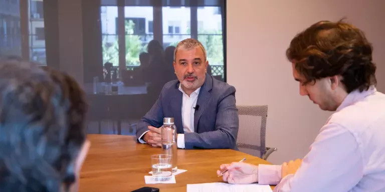 Jaume Collboni,candidato del PSC a la alcaldía de Barcelona, en la entrevista con 'Metrópoli' / GALA ESPÍN