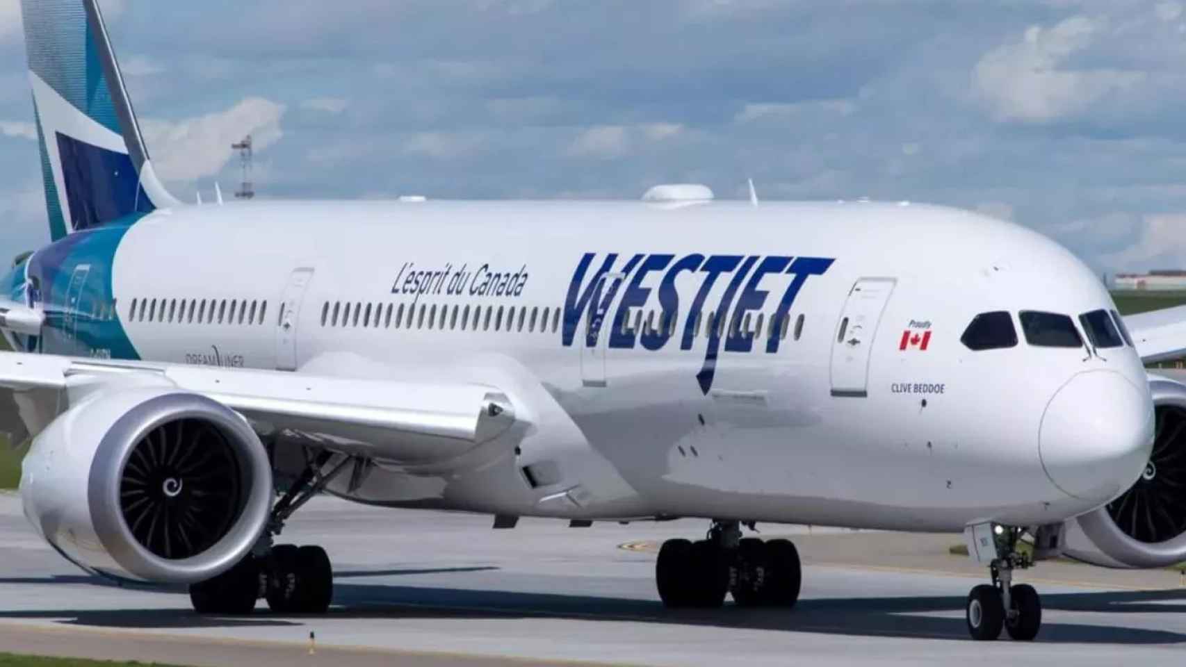 Un avión de Westjet / TWITTER @AeroinfoBCN