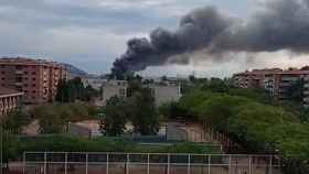 Incendio en una empresa de Mercabarna / TWITTER @Andreesss26
