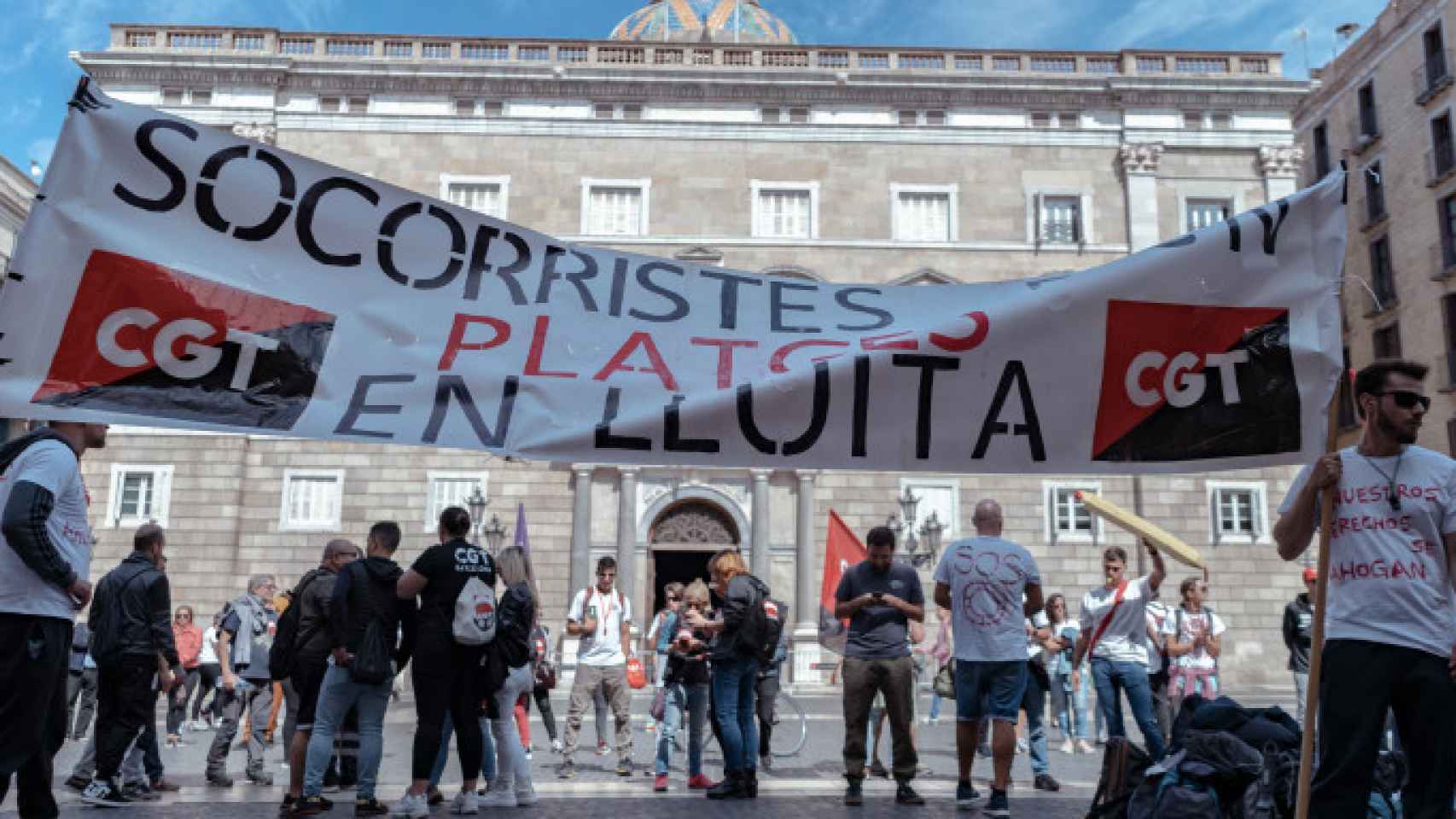 Socorristas en huelga en Barcelona / MARCELO RÍOS