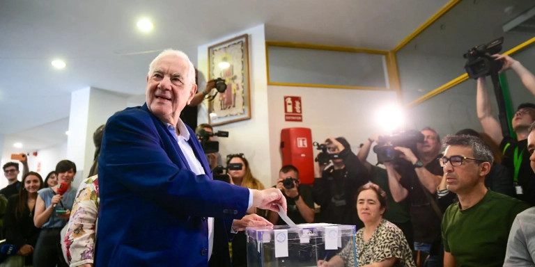 Ernest Margall votando en Barcelona 