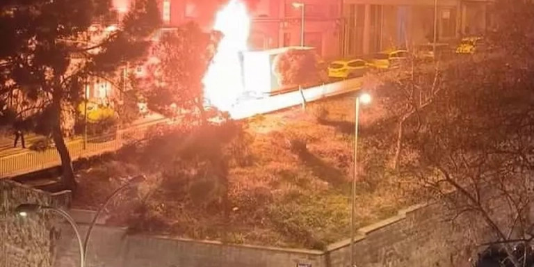 Contenedor ardiendo en el barrio de La Salut / RRSS