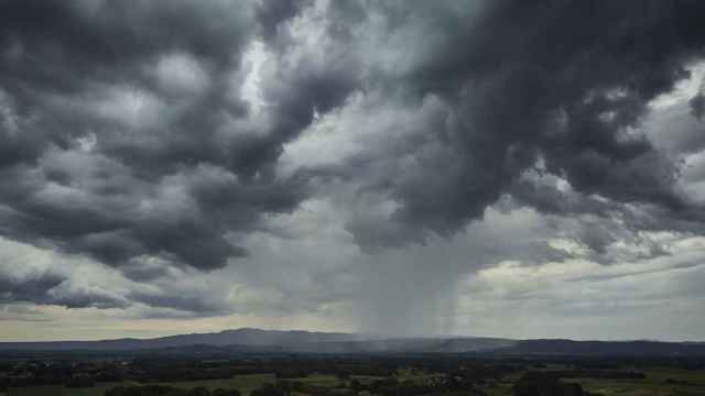 Cielos nubosos que pronostican lluvias / AGOSTIME - EP