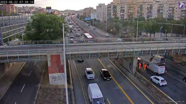 Retenciones en una carretera del área metropolitana / TRÀNSIT