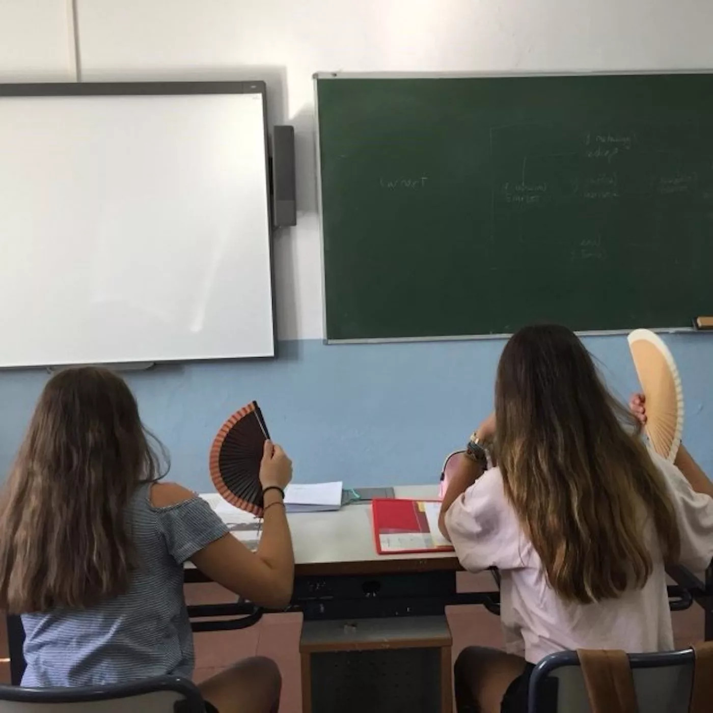 Calor en las escuelas de Barcelona / EUROPA PRESS