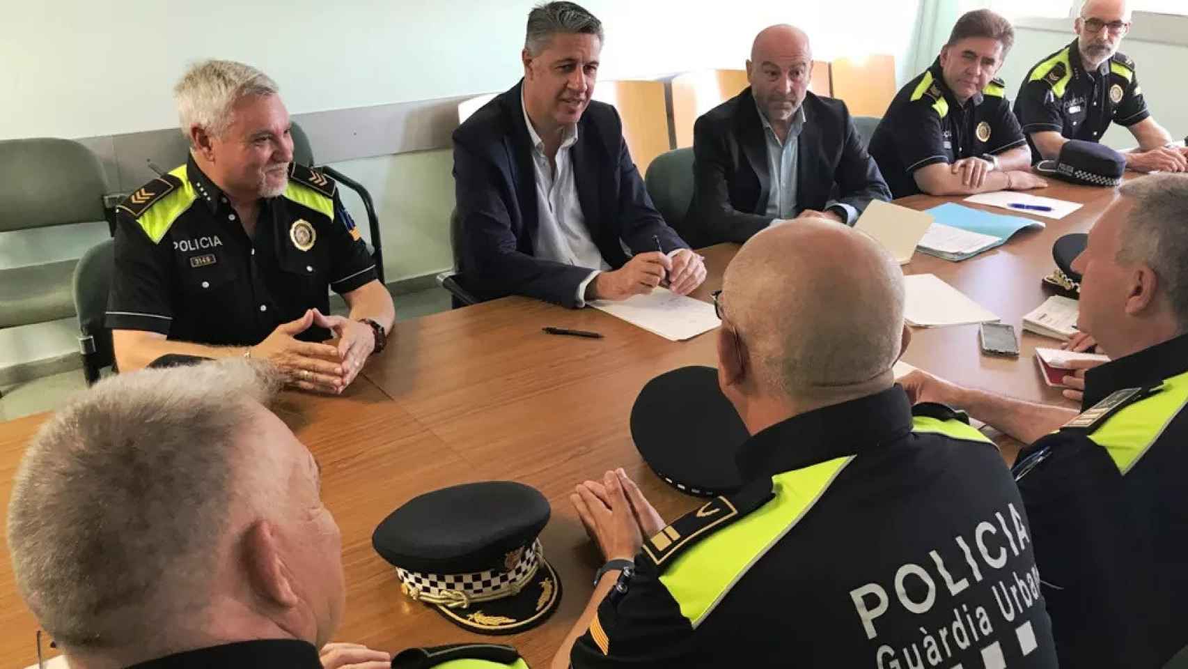 El alcalde Albiol reunido con la jefatura de la Guardia Urbana de Badalona / AJUNTAMENT DE BADALONA