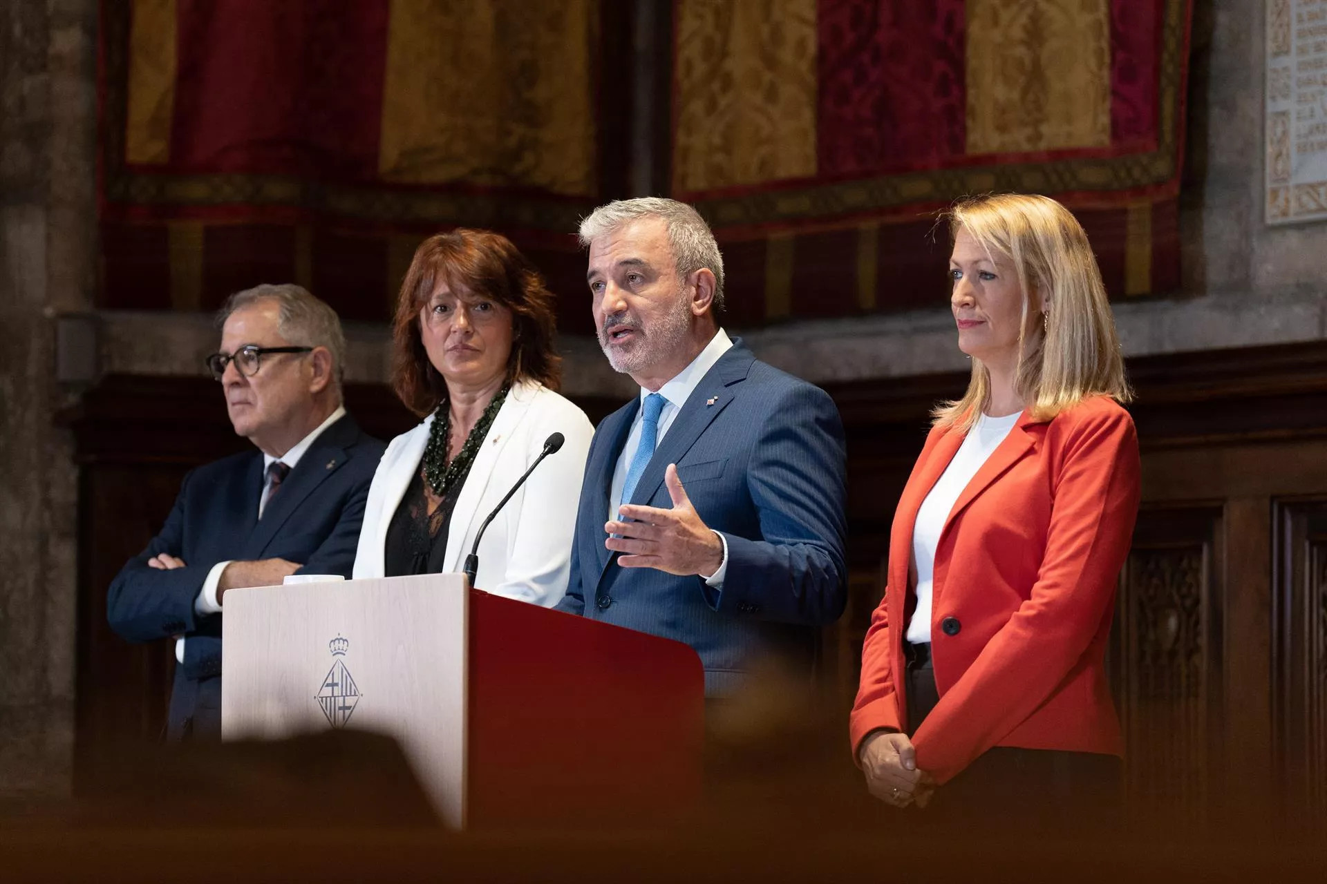 Jordi Valls, Laia Bonet, Jaume Collboni y Maria Eugènia Gay, en el Ayuntamiento de Barcelona / EUROPA PRESS