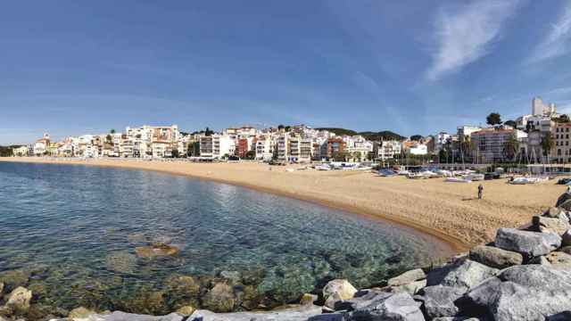 Una playa de Sant Pol de Mar / Foto: Catalunya.com