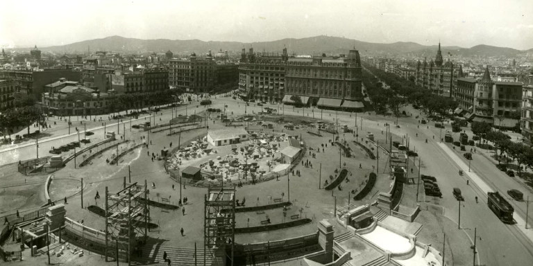 La plaza de Catalunya durante las obras de remodelación de la década de 1920 / WIKIPEDIA