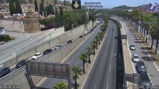 La ronda de Dalt cortada por un accidente / TRÀNSIT