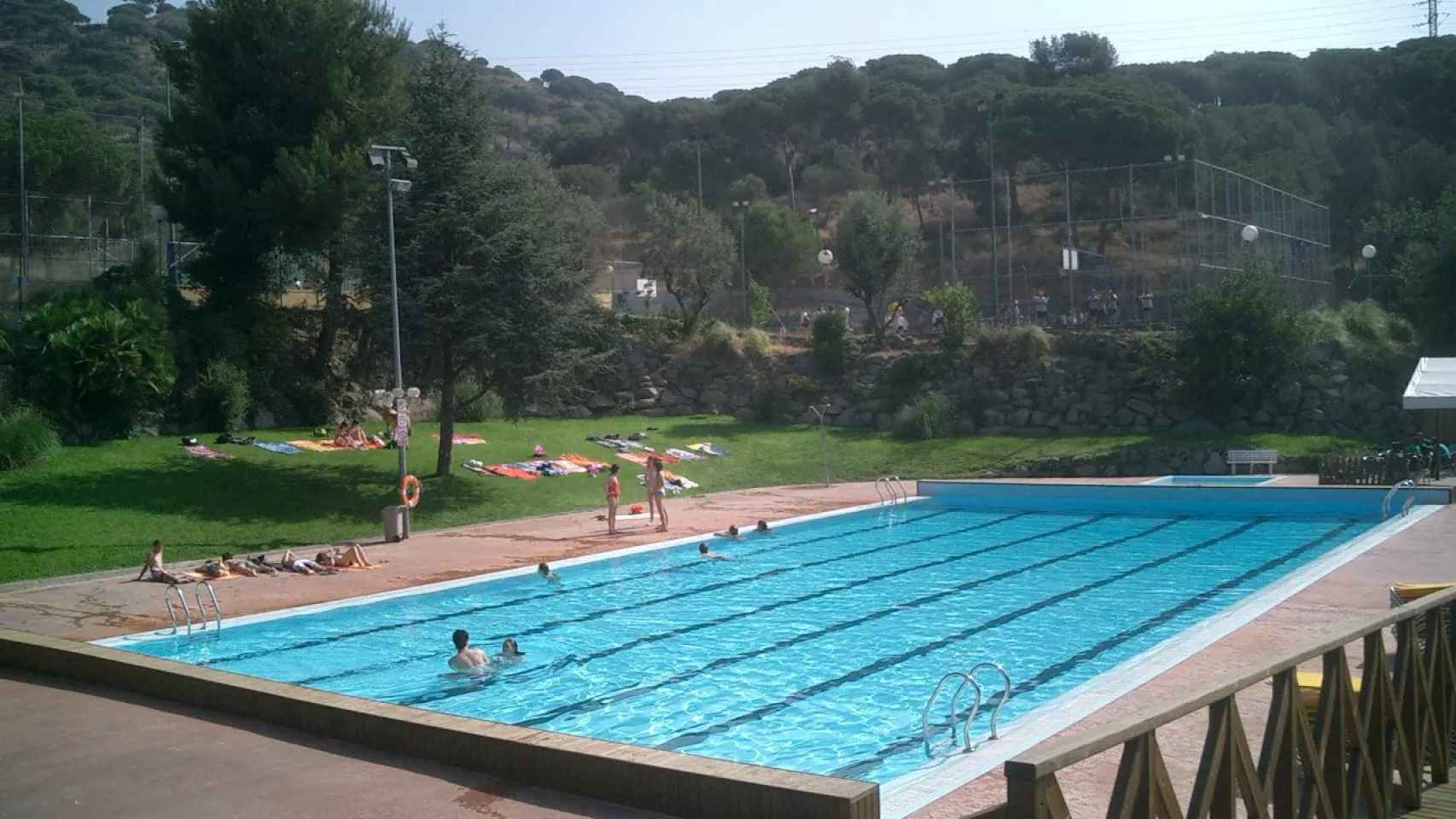 La piscina municipal de Torribera en Santa Coloma / AJUNTAMENT SANTA COLOMA