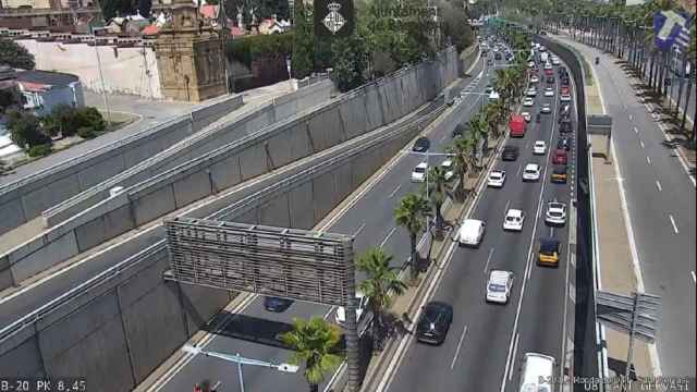 Coches circulando en la operación salida del verano de 2023 / TRÀNSIT