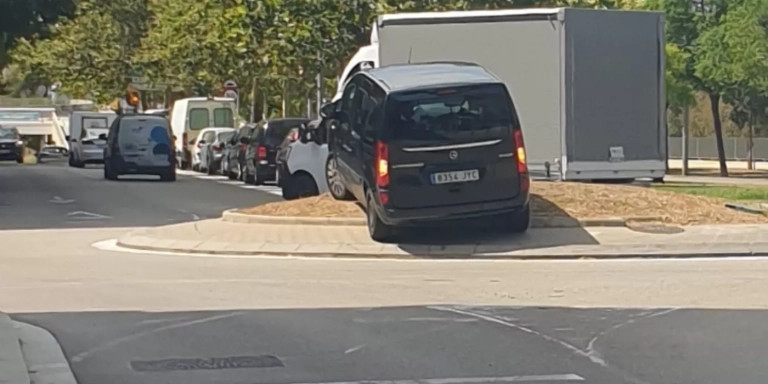 Una furgoneta accidentada en Sant Adrià / CEDIDA