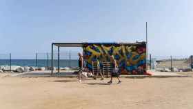 La abandonada caseta de socorrista en la playa de Sant Adrià de Besòs  / GALA ESPÍN