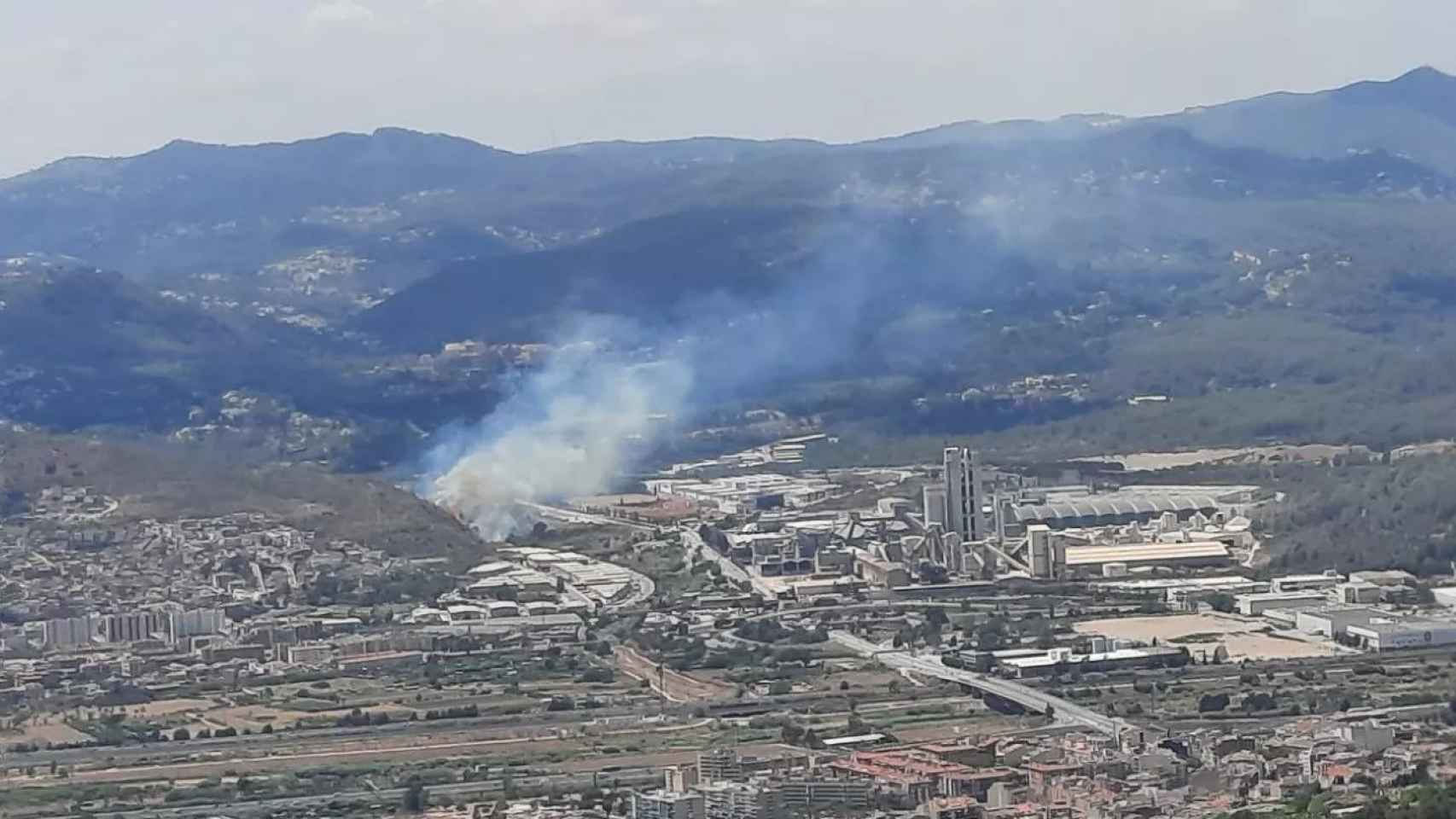 Incendio en Sant Vicençs dels Horts / BOMBERS DE LA GENERALITAT