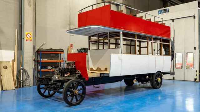 El primer autobús que circuló por Barcelona / TMB