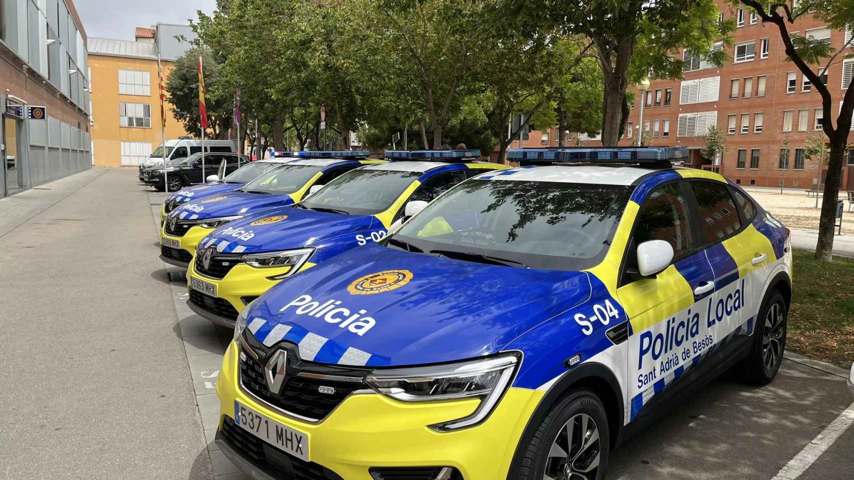 Nueva flota de vehículos de la Policía Local de Sant Adrià / TWITTER