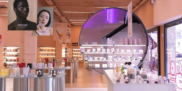 Interior de la tienda MiiN Cosmetics en Barcelona / CEDIDA