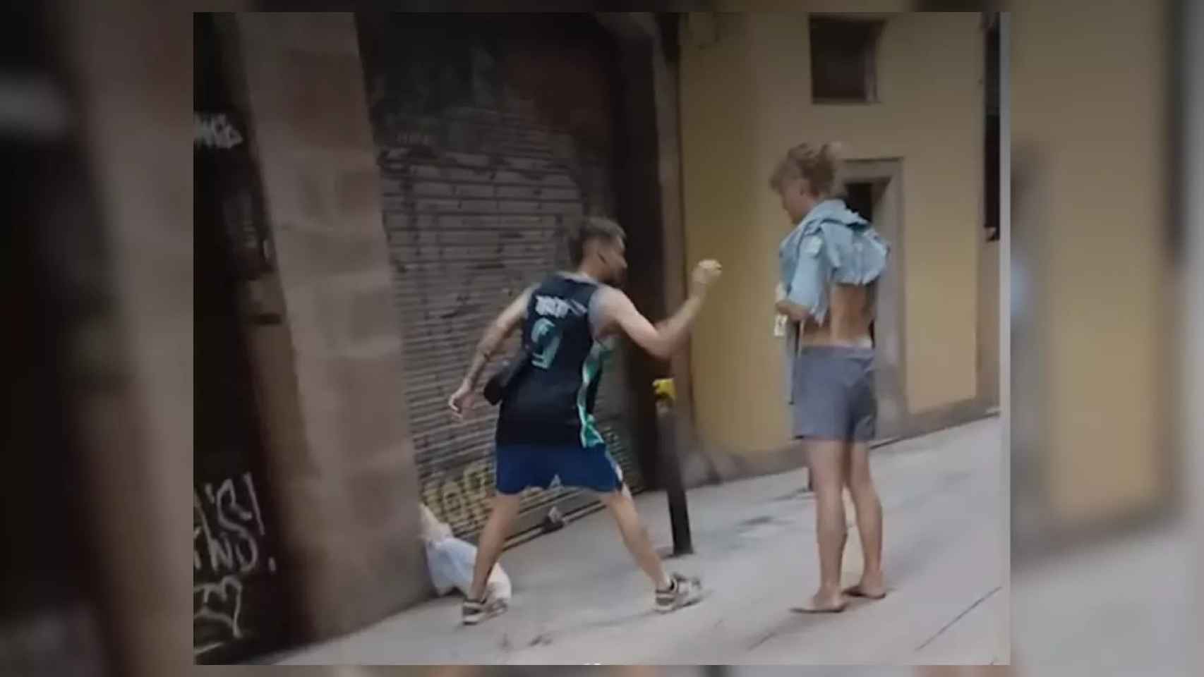 Un vecino planta cara a un turista borracho que molestaba los vecinos en el centro de Barcelona / CEDIDA