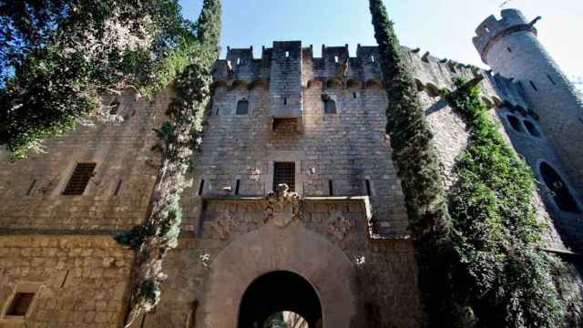 Entrada al castillo de Santa Florentina, en Canet de Mar / CASTILLO DE SANTA FLORENTINA