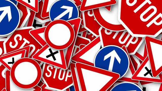Varias señales de tráfico / PIXABAY