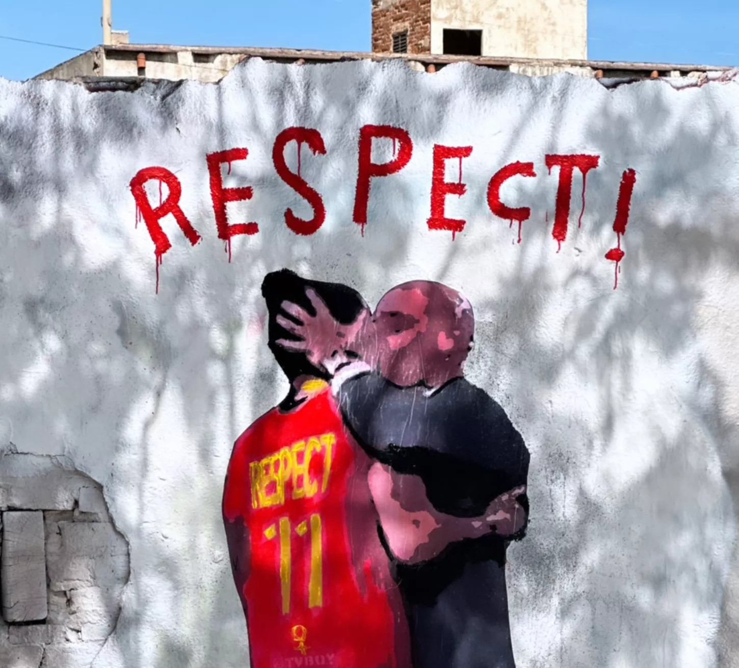 Grafiti de TVBoy sobre el beso de Rubiales a Jenni Hermoso en Barcelona / TVBOY