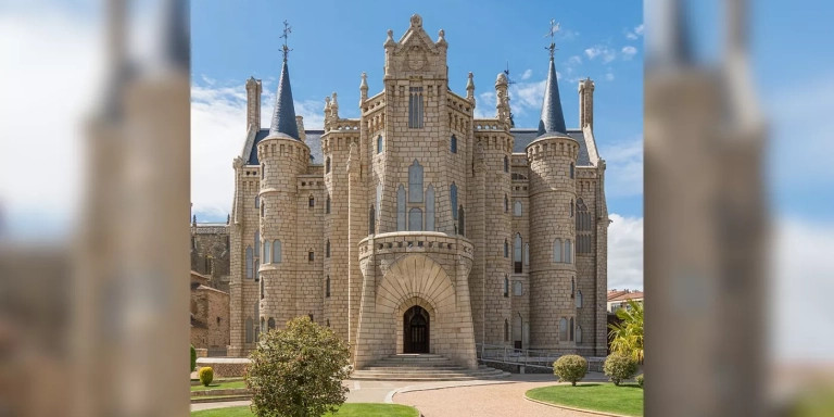 El palacio episcopal de Astorga (León) de Gaudí / WIKIPEDIA