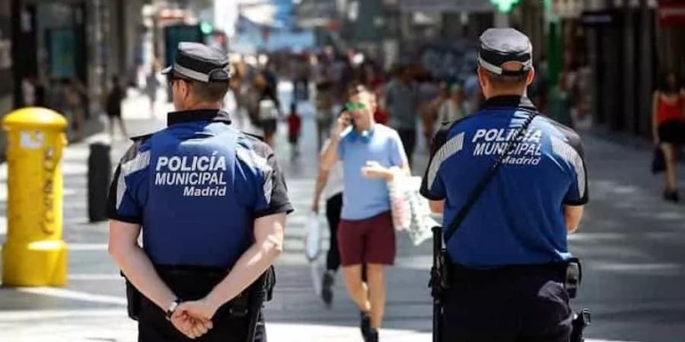 Dos agentes de la Policía Municipal de Madrid / RRSS