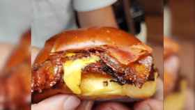 Una hamburguesa del Machaka Burger / TIKTOK @LITTLEBIGTIPS