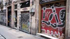 Locales cerrados de la calle Ferran del Gòtic de Barcelona / SIMÓN SÁNCHEZ