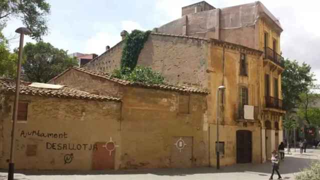 Casas de la calle del Pont / JORDI PETIT - CENTRE D'ESTUDIS IGNASI IGLÉSIAS